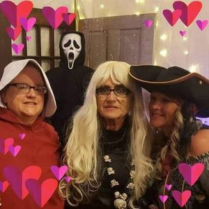 Meet your Posher, Kay